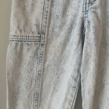 Load image into Gallery viewer, Vintage Little Levis Denim Size 6R
