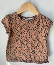 Load image into Gallery viewer, H&amp;M Cheetah Tee 4-6Y
