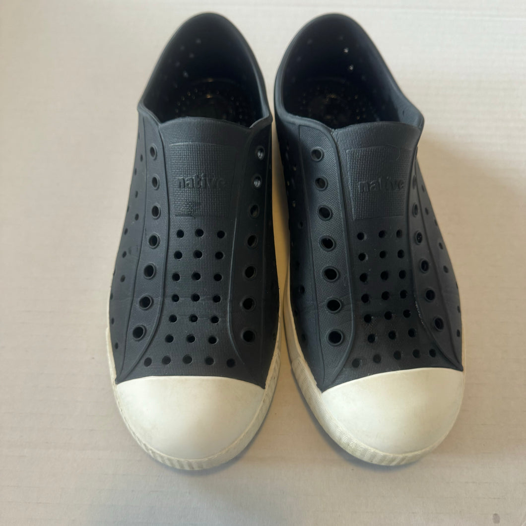 Native Jefferson Black Size 3 Junior