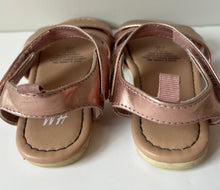 Load image into Gallery viewer, H&amp;M Rose Gold Sandals 7.5C
