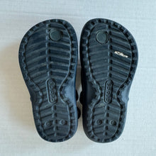 Load image into Gallery viewer, Crocs Sandals Size 8C
