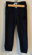 Load image into Gallery viewer, Roots Black Fleck Sweats Size 7
