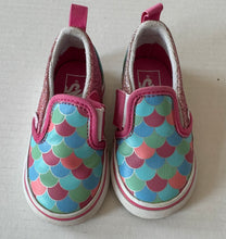 Load image into Gallery viewer, Vans Mermaid Size 5
