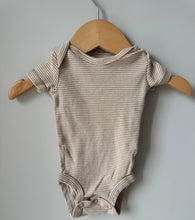 Load image into Gallery viewer, Stripe Onesie NB
