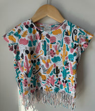 Load image into Gallery viewer, Zara Desert Fringe Top Size 5
