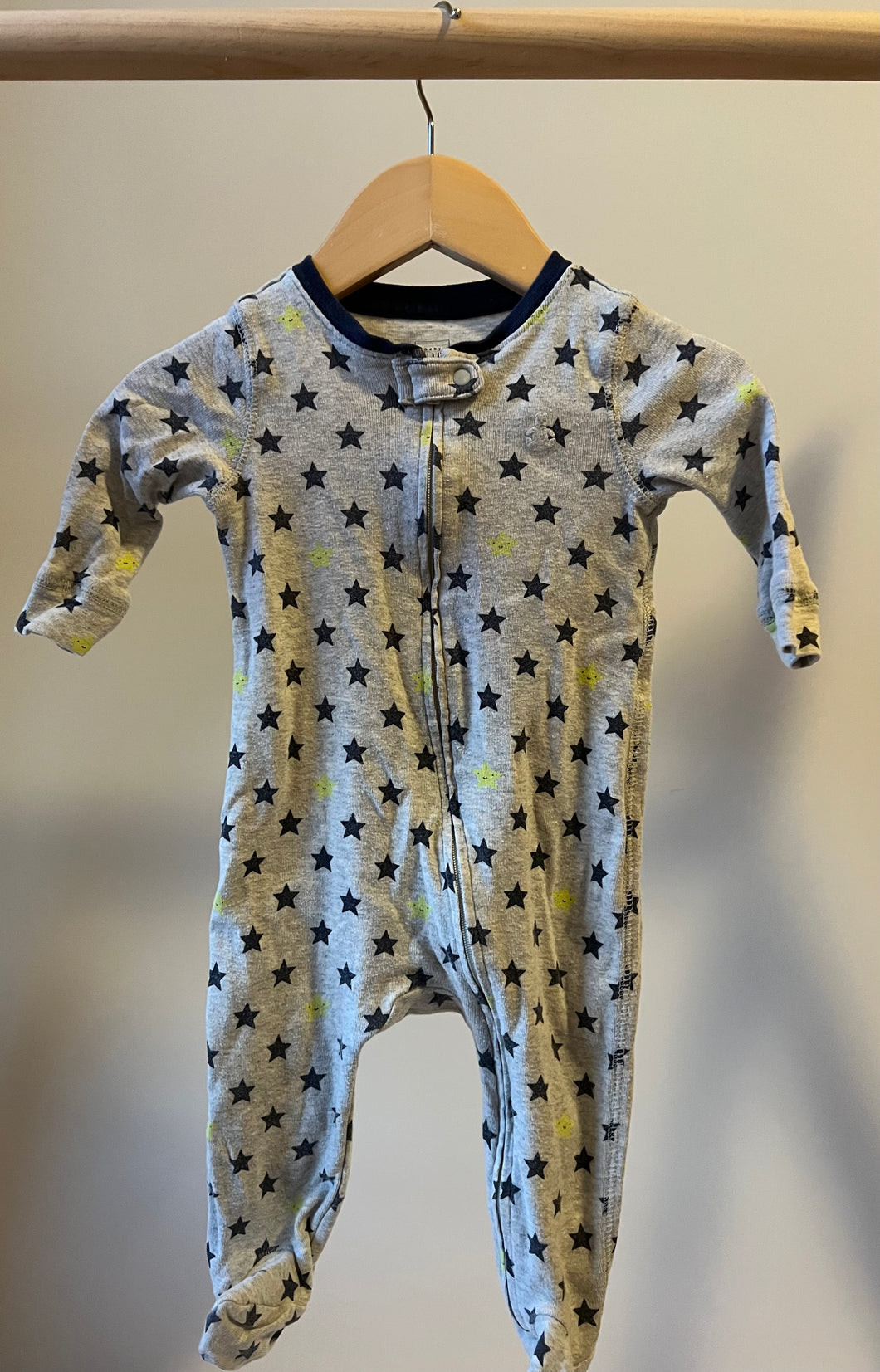 BabyGap Star Footie 6-9M