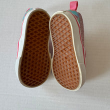 Load image into Gallery viewer, Vans Mermaid Size 5
