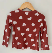 Load image into Gallery viewer, Old Navy Textured Heart Long Sleeve 3T
