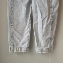 Load image into Gallery viewer, Vintage Little Levis Denim Size 6R
