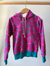 Load image into Gallery viewer, Vintage Heart Hoodie Size 6
