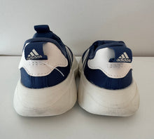 Load image into Gallery viewer, Adidas Monofit Goofy Size 7
