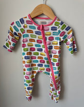 Load image into Gallery viewer, Mud Pie Macaron Footie 0-3M
