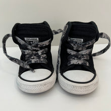 Load image into Gallery viewer, Converse High Tops Size 5
