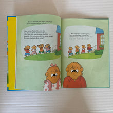 Load image into Gallery viewer, Vintage The Berenstain Bears Back to School
