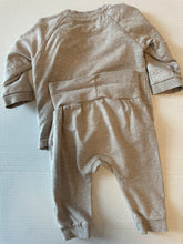 Load image into Gallery viewer, H&amp;M Sweat Set 6-9M
