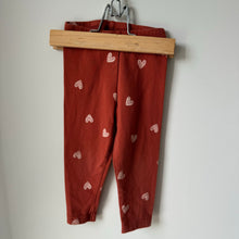 Load image into Gallery viewer, Heart Leggings 18M
