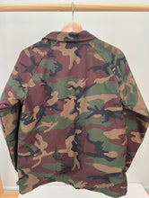 Load image into Gallery viewer, Vans Camo Windbreaker LG
