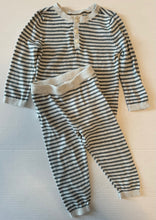 Load image into Gallery viewer, Little Planet Knit Set 9M
