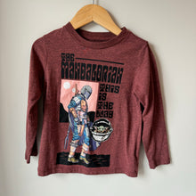 Load image into Gallery viewer, Old Navy Mandalorian Long Sleeve Size 5
