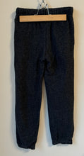 Load image into Gallery viewer, Roots Black Fleck Sweats Size 7
