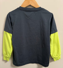 Load image into Gallery viewer, Nike Football Dri-Fit Size 4
