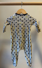 Load image into Gallery viewer, BabyGap Star Footie 6-9M
