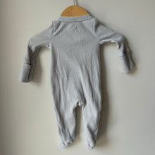 Load image into Gallery viewer, BabyGap Footie NB
