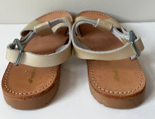 Load image into Gallery viewer, Freshly Picked Gold Sandals Size 6
