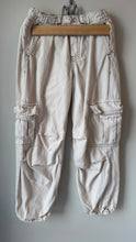 Load image into Gallery viewer, Zara Cargos Size 7

