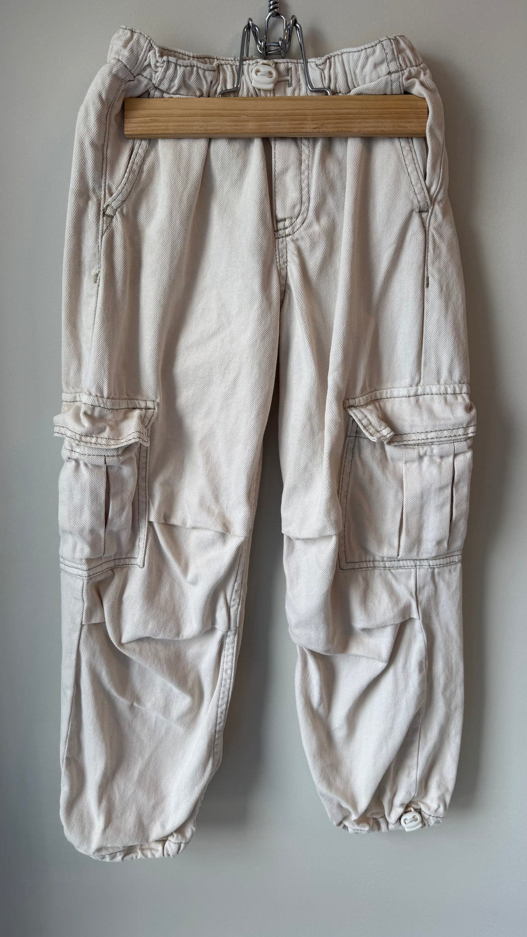 Zara Cargos Size 7