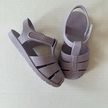 Load image into Gallery viewer, Zara Sandals Size 7
