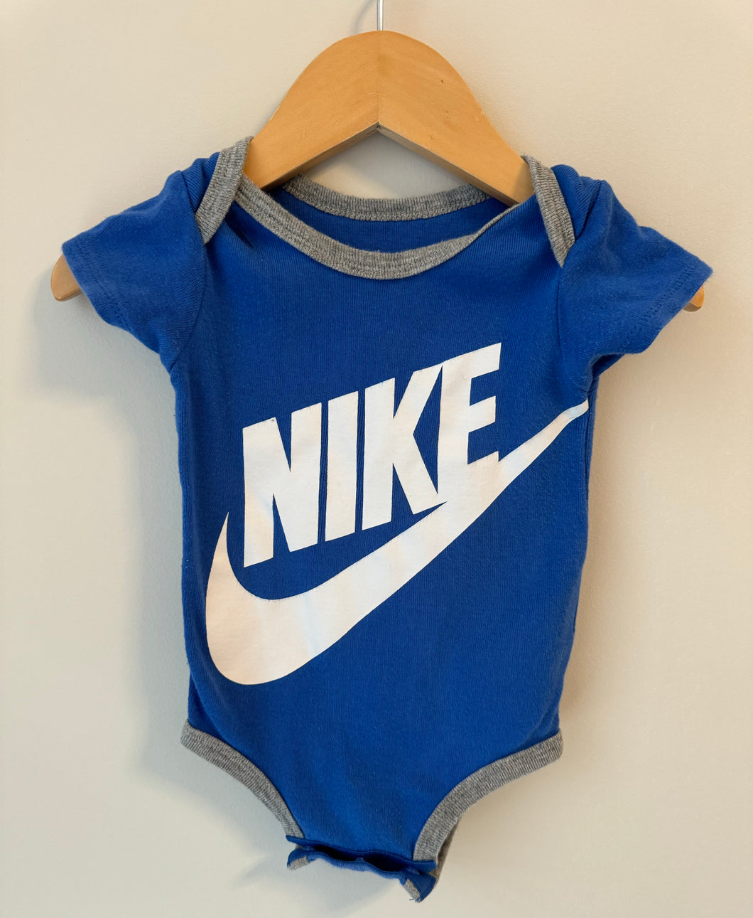 Nike Onesie 6-12M