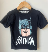 Load image into Gallery viewer, H&amp;M “Flippy” Batman Tee 3-4Y
