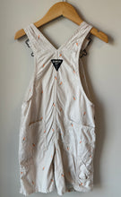 Load image into Gallery viewer, OshKosh Carrot Shortall 5T
