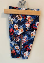 Load image into Gallery viewer, Nike Floral Legging 12M
