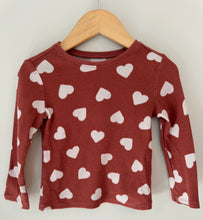 Load image into Gallery viewer, Old Navy Textured Heart Long Sleeve 3T
