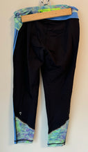 Load image into Gallery viewer, Ivivva Leggings Cropped Size 12
