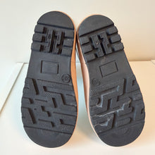 Load image into Gallery viewer, Hatley Rainboots Size 9C
