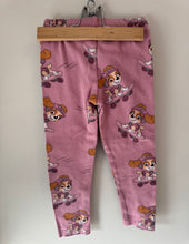 Load image into Gallery viewer, Zara Skye Leggings Size 5
