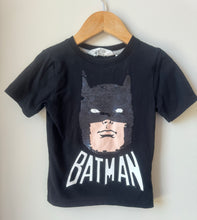 Load image into Gallery viewer, H&amp;M “Flippy” Batman Tee 3-4Y
