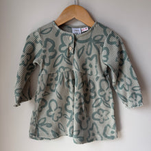 Load image into Gallery viewer, Zara Ribbed Print Dress Size 12-18M
