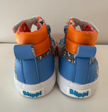 Load image into Gallery viewer, Blippi Hightops Size 9
