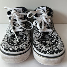 Load image into Gallery viewer, Vans Half Cab Shoes 10C
