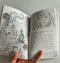 Load image into Gallery viewer, Vintage Berenstain Bear Haunted Hayride
