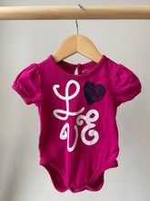 Load image into Gallery viewer, Love Onesie 3-6M
