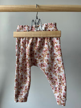 Load image into Gallery viewer, Old Navy Thermal Floral Pant 12-18M
