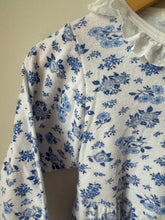 Load image into Gallery viewer, Vintage Blue Floral OshKosh Footie 24M
