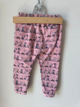 Load image into Gallery viewer, UniQlo Peanut Pants 12-18M
