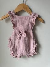 Load image into Gallery viewer, Textured Romper 3-6M
