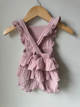 Load image into Gallery viewer, Textured Romper 3-6M
